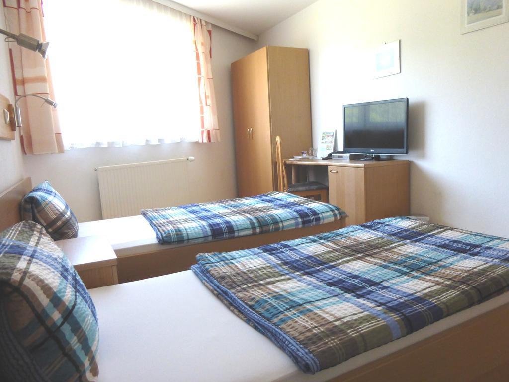 Pension Feiken Wesenufer Kamer foto