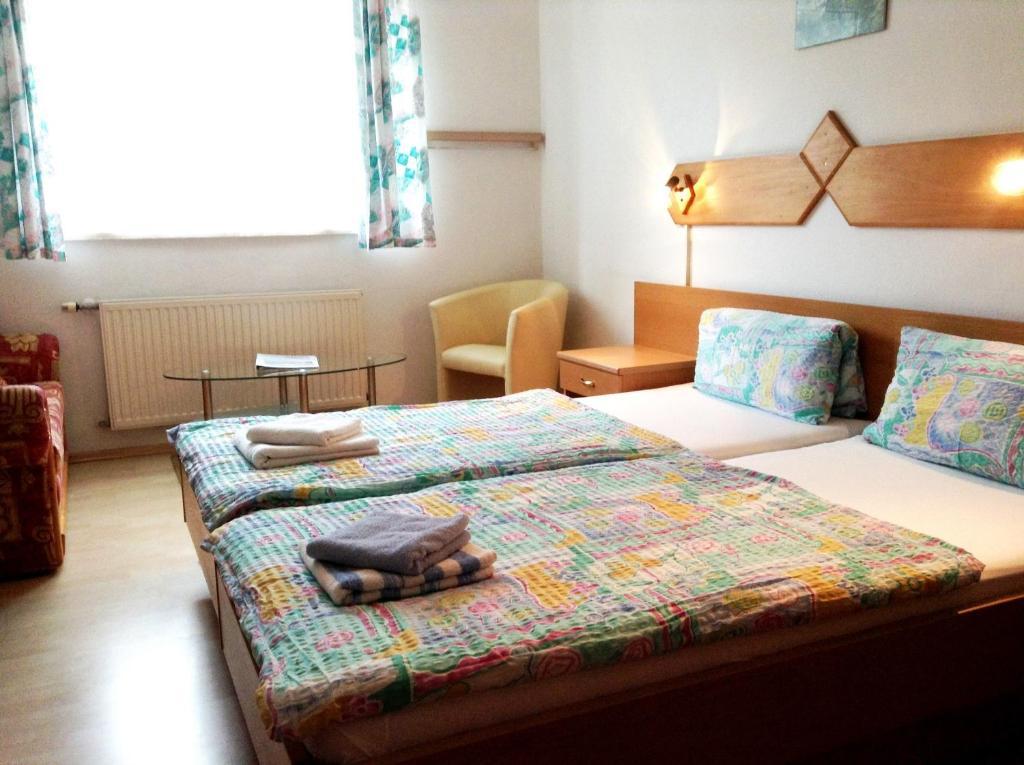 Pension Feiken Wesenufer Kamer foto